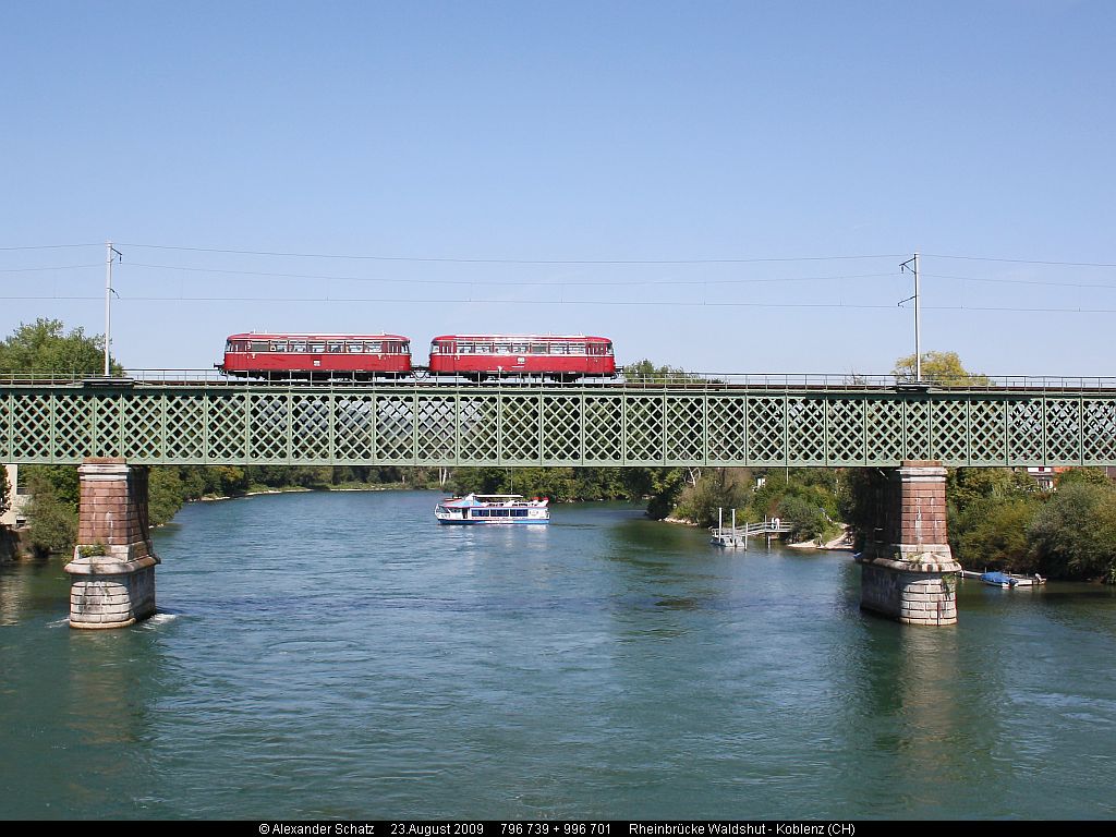 http://www.ulmereisenbahnen.de/fotos/796-739_2009-08-23_Rheinbruecke2_copyright.jpg