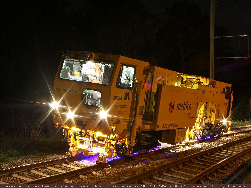 http://www.ulmereisenbahnen.de/fotos/Gleisstopfmaschine-Boefingen_2009-10-02_BoefingerSteige1_copyright.jpg