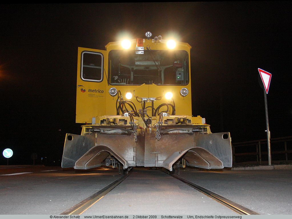 http://www.ulmereisenbahnen.de/fotos/Schotterwalze-Boefingen_2009-10-02_Ostpreussenweg2_copyright.jpg