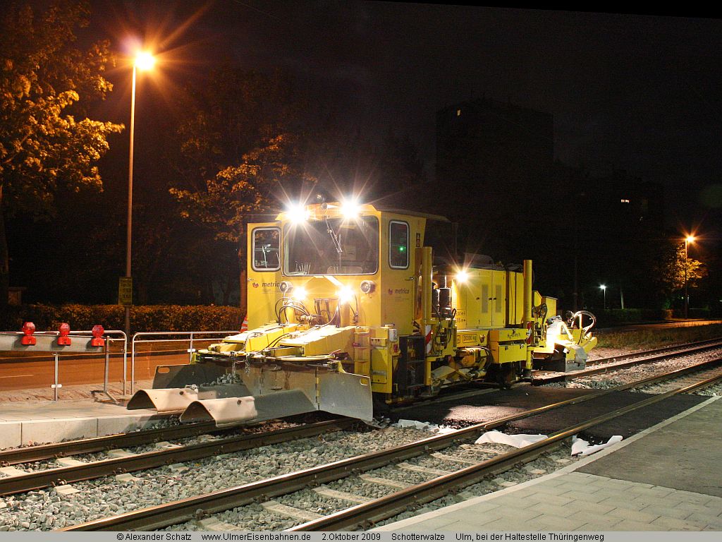 http://www.ulmereisenbahnen.de/fotos/Schotterwalze-Boefingen_2009-10-02_Thueringenweg_copyright.jpg